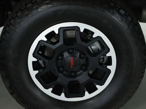 Used 2024 Toyota Tacoma TRD Off-Road image 38