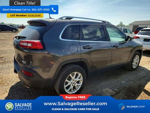 Used 2017 Jeep Cherokee Latitude w/ Cold Weather Group AWD/4WD image 4