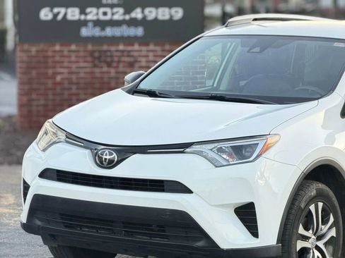 Used 2018 Toyota RAV4 LE image 2