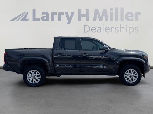 Certified 2025 Toyota Tacoma SR5 image 6