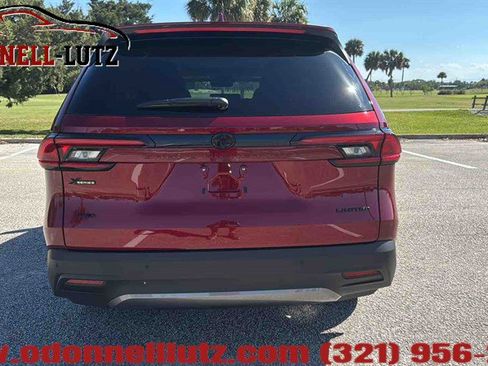 Used 2025 Toyota Grand Highlander AWD image 9