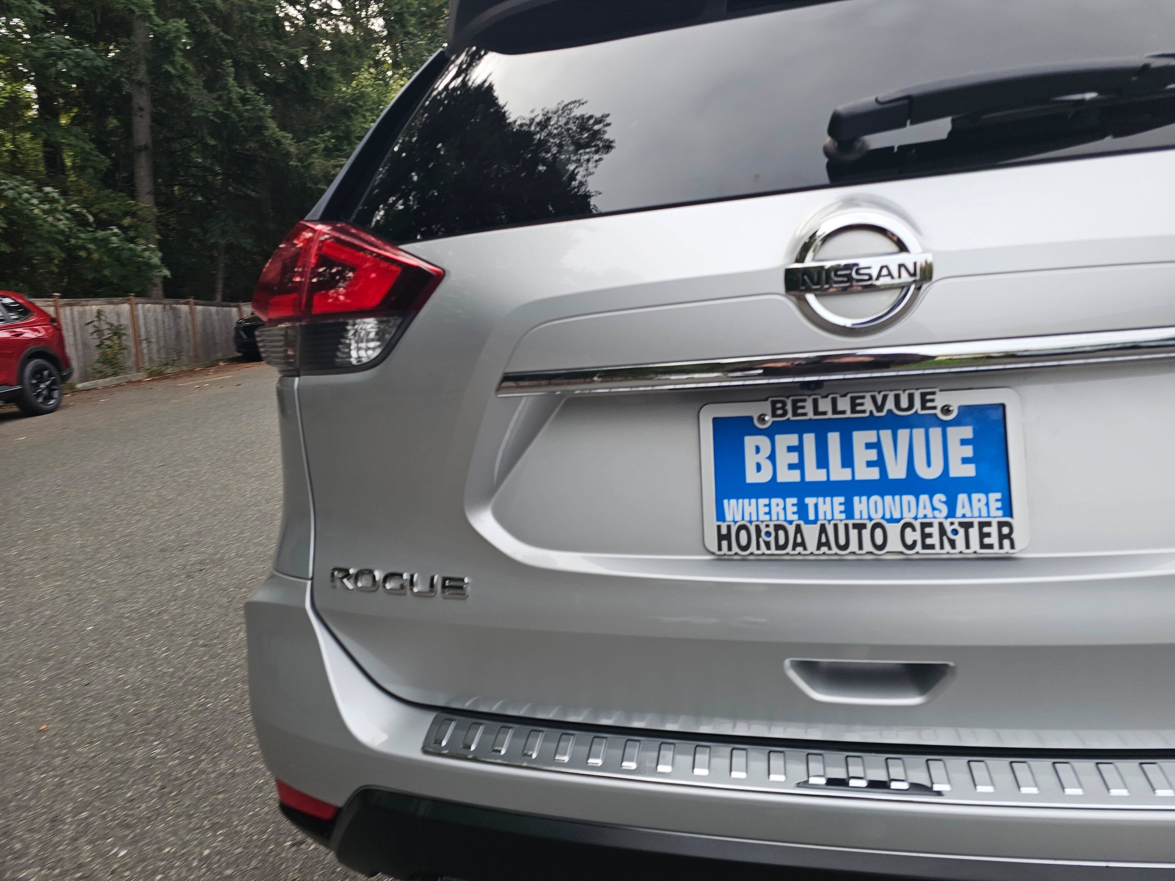 Used 2018 Nissan Rogue SL w/ Premium Package AWD/4WD image 16