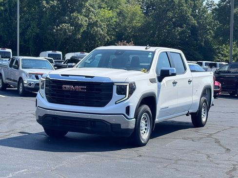 Used 2024 GMC Sierra 1500 Pro w/ Pro Value Package AWD/4WD image 2