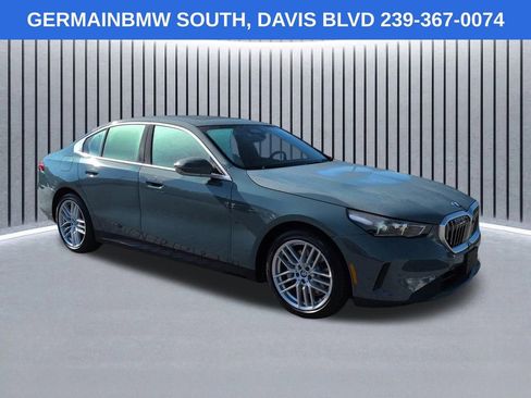 Certified 2024 BMW 530i xDrive w/ Premium Package AWD/4WD image 3