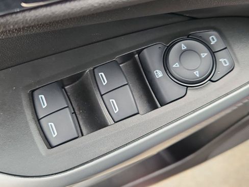 Certified 2025 Chevrolet Trax LS FWD image 20