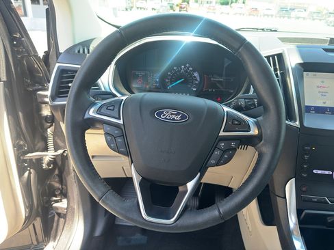 Used 2020 Ford Edge Titanium FWD image 17