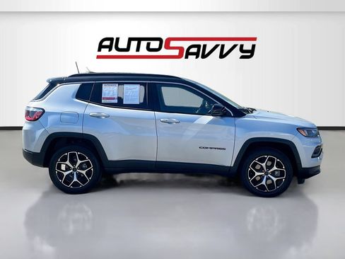 Used 2025 Jeep Compass Limited AWD/4WD image 8
