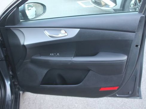 Used 2024 Kia Forte LXS w/ LXS Technology Package FWD image 28
