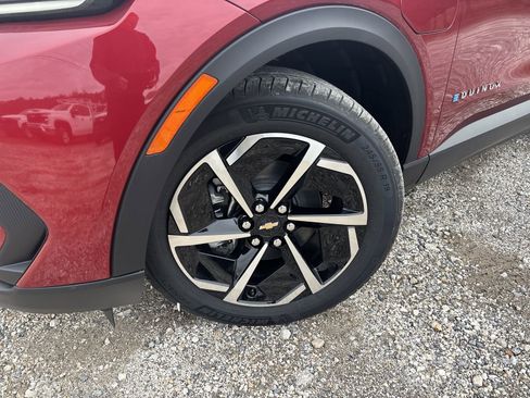 New 2026 Chevrolet Equinox EV LT image 13