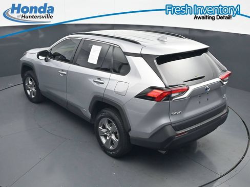 Used 2024 Toyota RAV4 LE AWD/4WD image 18