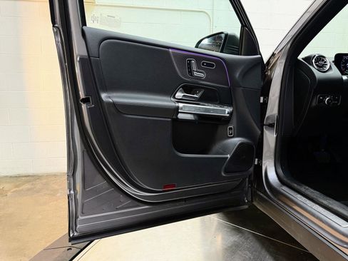 Used 2023 Mercedes-Benz EQB 300 4MATIC w/ Exclusive Package image 12