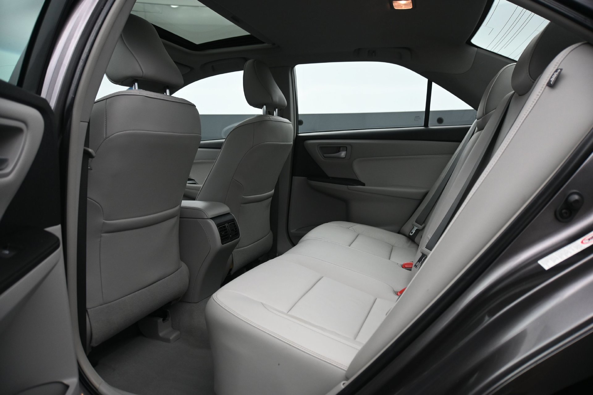 Used 2015 Toyota Camry XLE FWD image 15