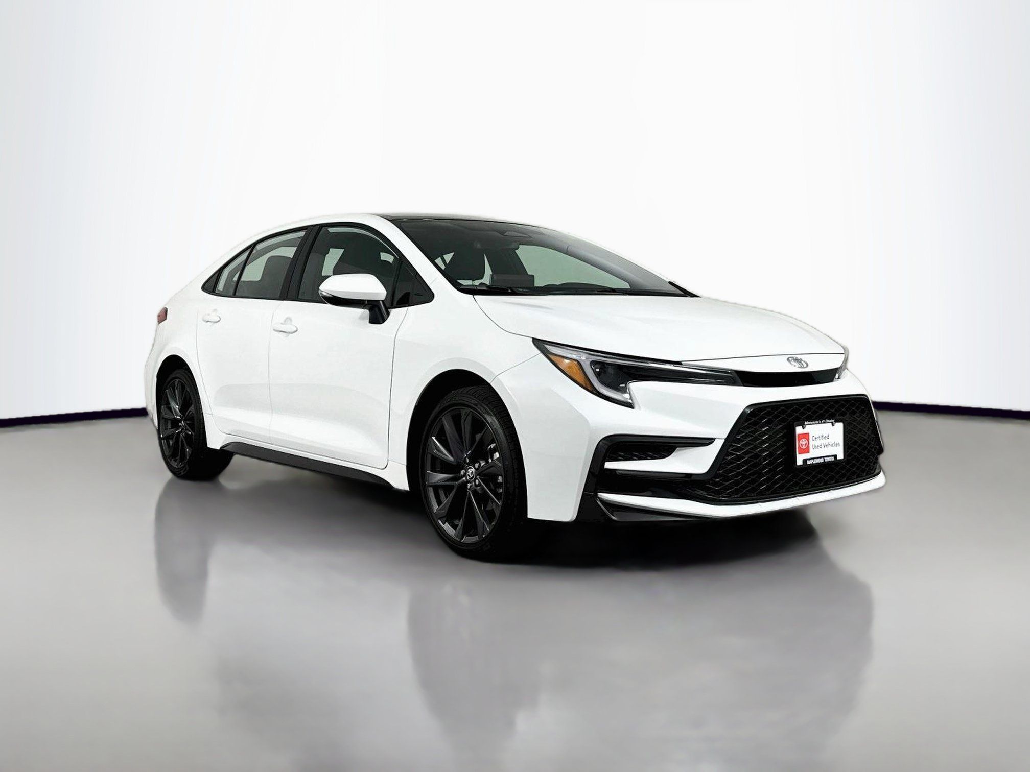 Certified 2026 Toyota Corolla SE w/ SE Package FWD image 1