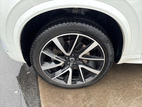 Certified 2023 Volvo XC90 B5 Plus w/ Protection Package Premier image 11