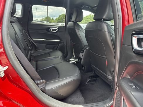 Used 2025 Jeep Compass Trailhawk AWD/4WD image 16