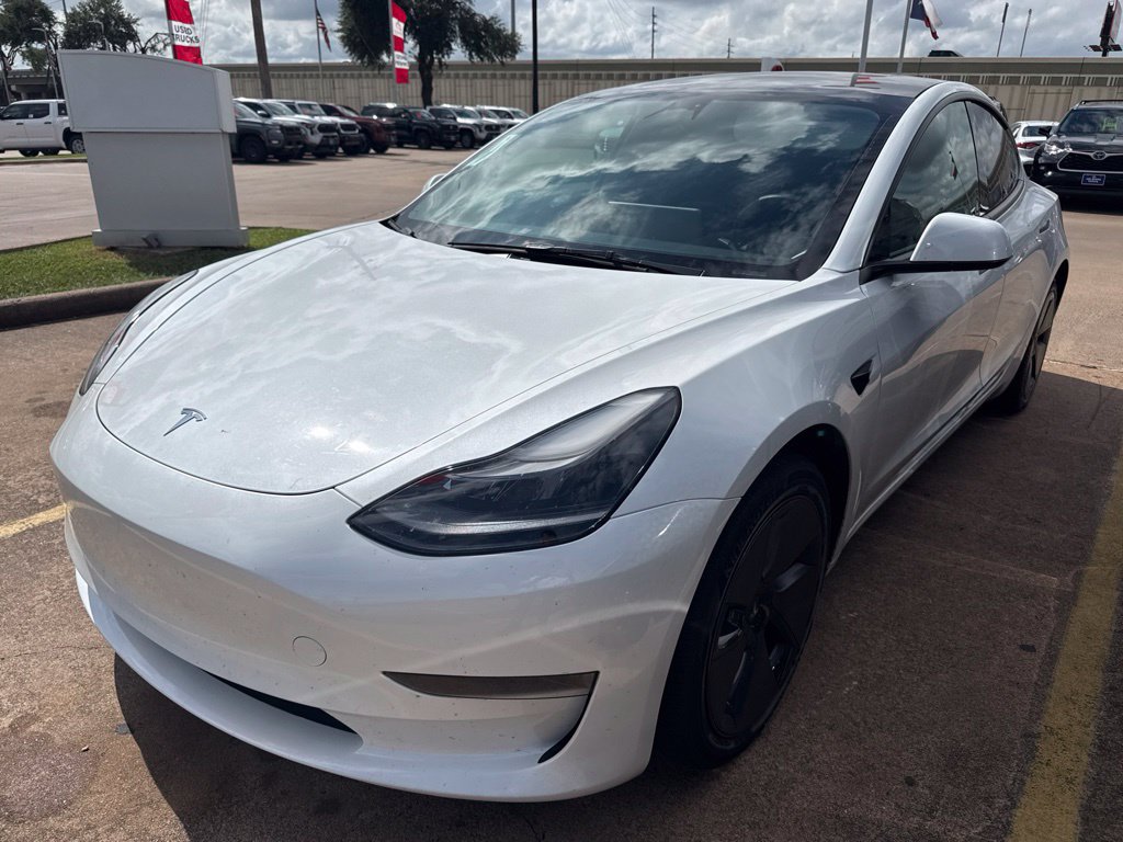 Used 2023 Tesla Model 3 Standard Range RWD image 4