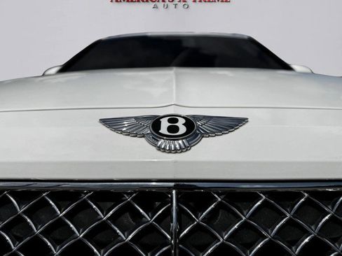 Used 2017 Bentley Bentayga image 11
