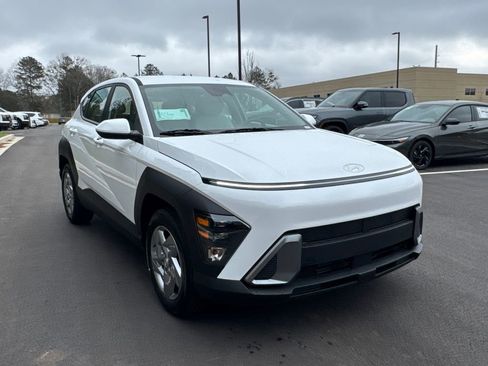 New 2026 Hyundai Kona SE image 8