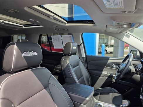 Used 2021 Chevrolet Traverse High Country FWD image 21