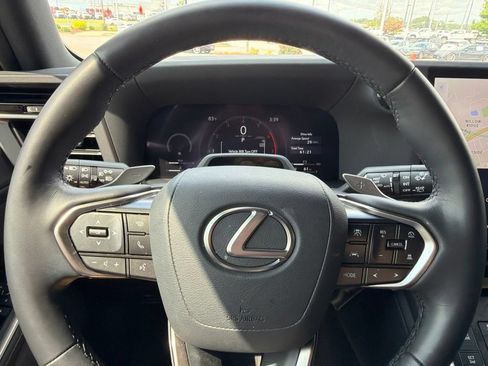 Used 2025 Lexus GX 550 w/ Accessory Package (2T) AWD/4WD image 17