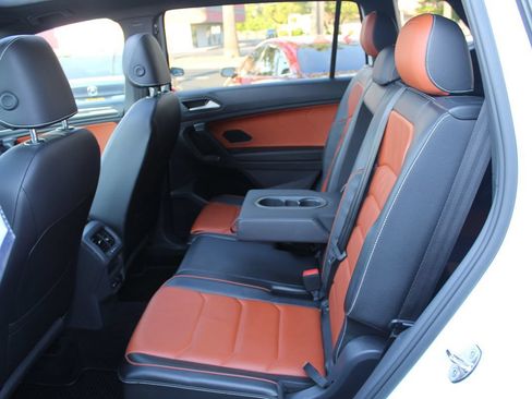 Used 2021 Volkswagen Tiguan SEL Premium R-Line w/ 3rd Row Seat Package AWD/4WD image 27