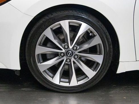 Used 2023 Nissan Maxima Platinum FWD image 8