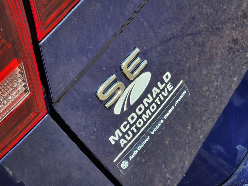 Used 2022 Volkswagen Tiguan SE AWD/4WD image 13