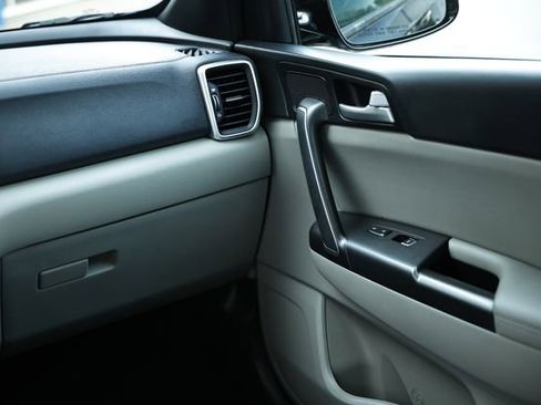 Used 2022 Kia Sportage Nightfall Edition image 30