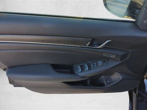 Used 2020 Honda Accord EX-L image 10