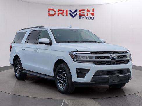 Used 2024 Ford Expedition Max XLT image 8