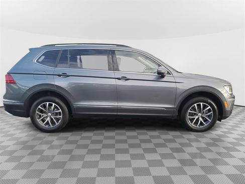Used 2020 Volkswagen Tiguan SE image 4