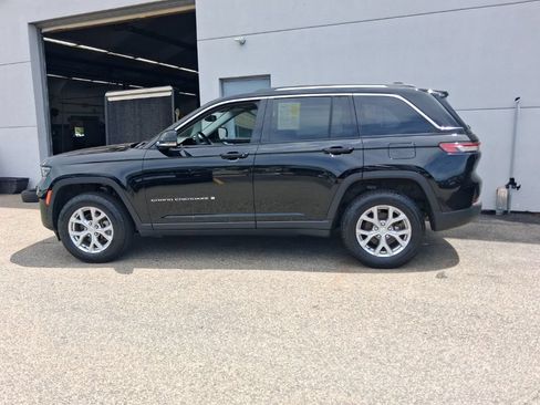 Certified 2023 Jeep Grand Cherokee Limited AWD/4WD image 6