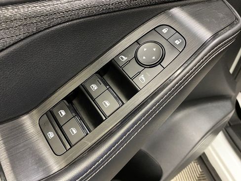 Used 2023 Nissan Rogue SV image 24