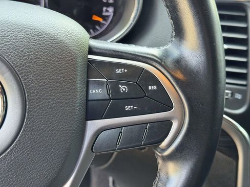 Used 2021 Jeep Grand Cherokee Laredo AWD/4WD image 11