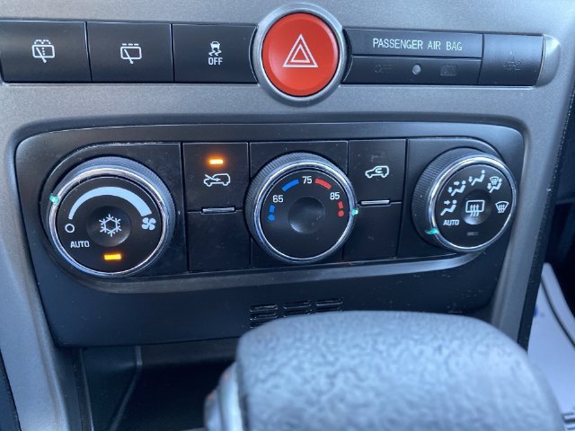 Used 2014 Chevrolet Captiva Sport LT FWD image 17