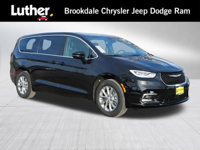 New 2026 Chrysler Pacifica Limited w/ Trailer Tow Group