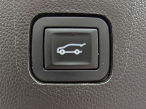 Used 2019 Chevrolet Traverse LT image 6