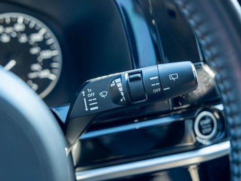 Used 2022 Nissan Pathfinder SV image 14