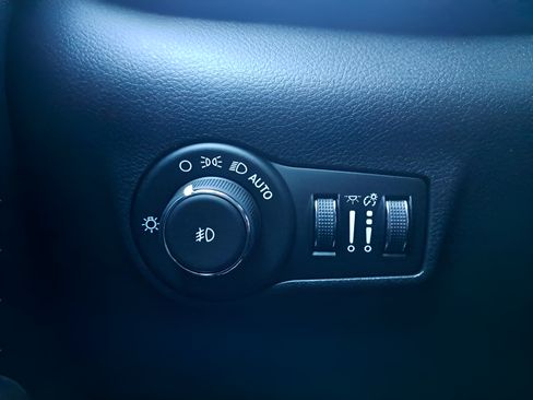 New 2026 Jeep Compass Latitude AWD/4WD image 24