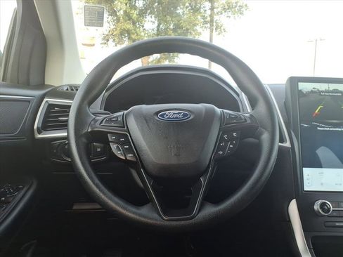 Certified 2023 Ford Edge SE image 19