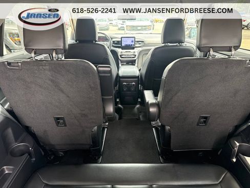Used 2022 Ford Explorer XLT w/ Equipment Group 202A AWD/4WD image 31