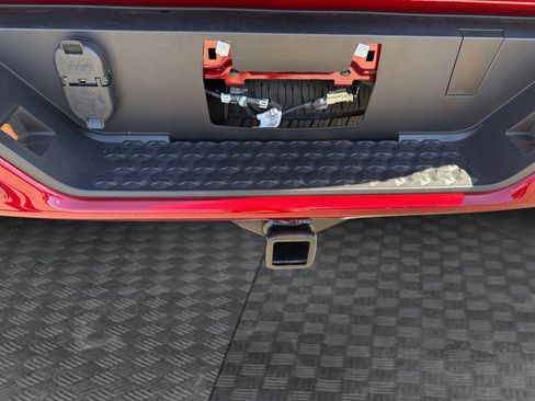 New 2025 GMC Canyon Elevation w/ Convenience Package image 11