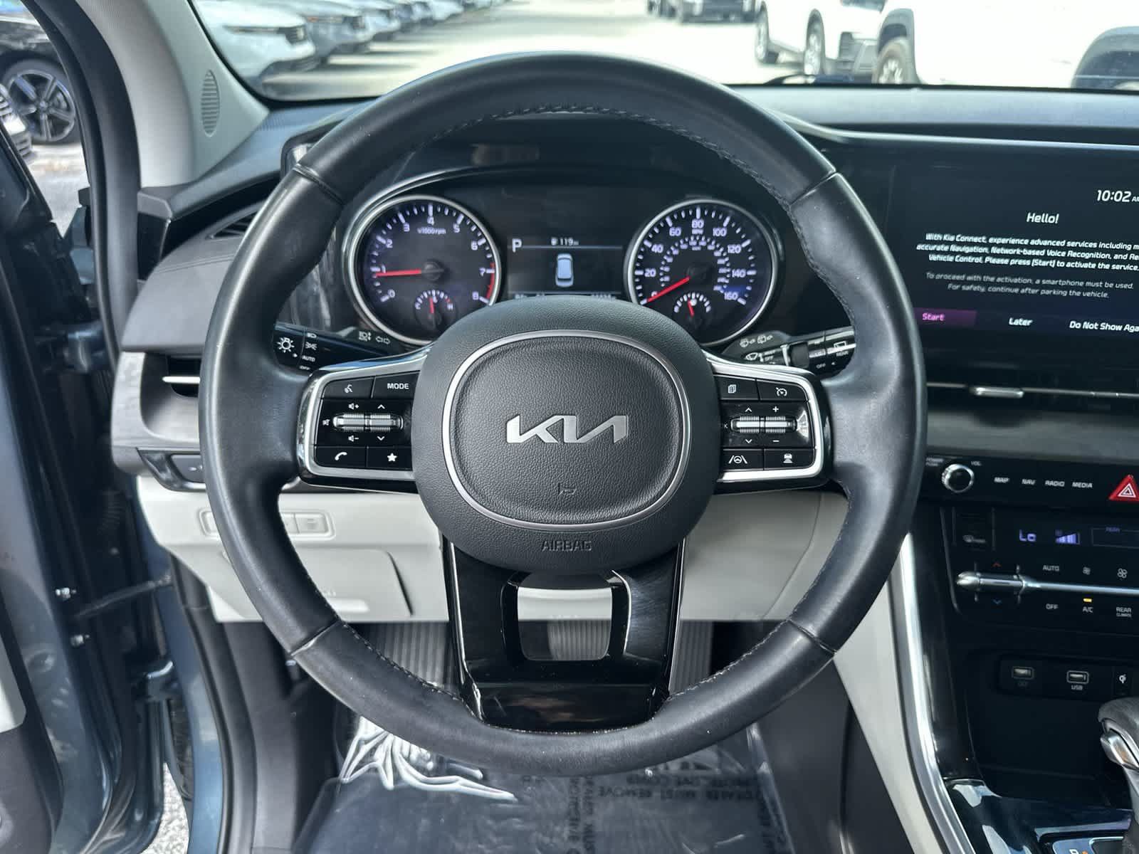 Used 2024 Kia Carnival EX FWD image 18