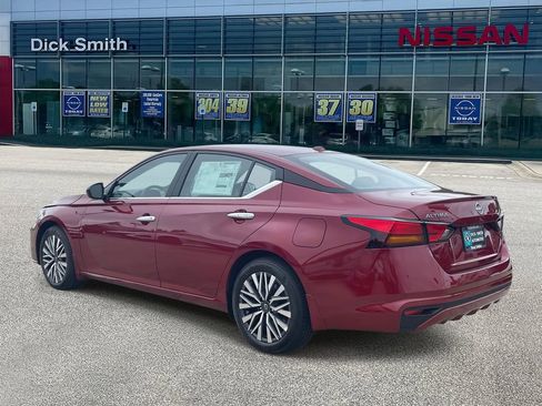 New 2025 Nissan Altima 2.5 SV image 4