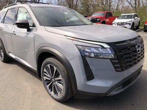 New 2026 Nissan Pathfinder Platinum image 15