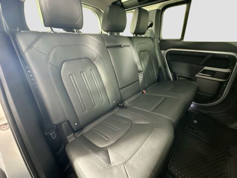 Certified 2022 Land Rover Defender 110 SE image 30