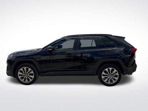 Used 2019 Toyota RAV4 XLE Premium FWD image 3