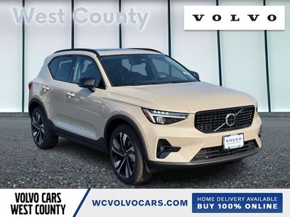 New 2026 Volvo XC40 B5 Plus w/ Climate Package