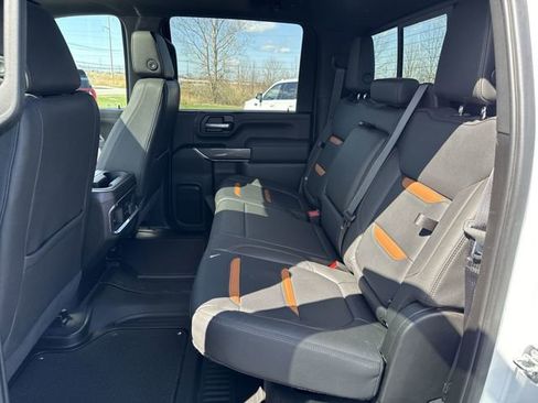 Used 2022 GMC Sierra 3500 AT4 w/ AT4 Preferred Package AWD/4WD image 26