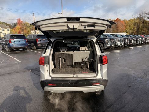 Used 2019 GMC Acadia SLT image 22